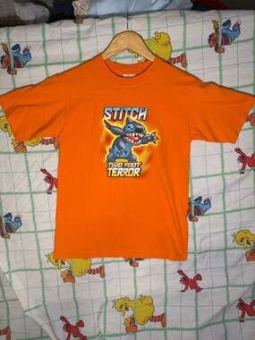Vintage Disney Stitch "Two Foot Terror" Orange Graphic T-Shirt Size Medium